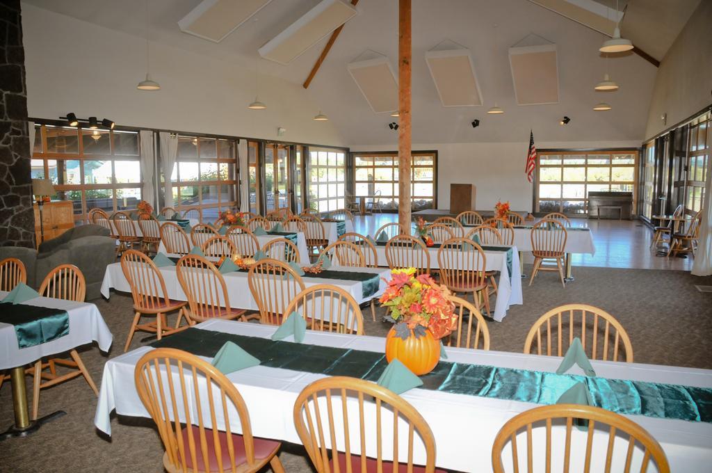Bend-Sunriver Camping Resort Studio Cabin 6 エクステリア 写真