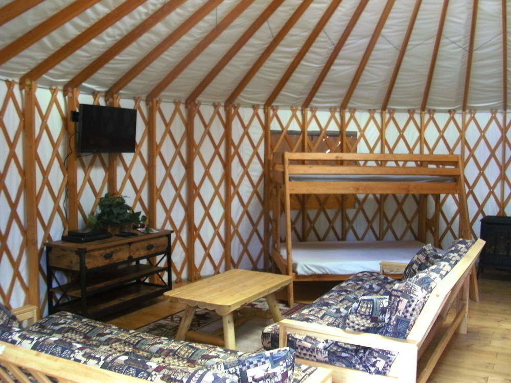 Bend-Sunriver Camping Resort Studio Cabin 6 エクステリア 写真