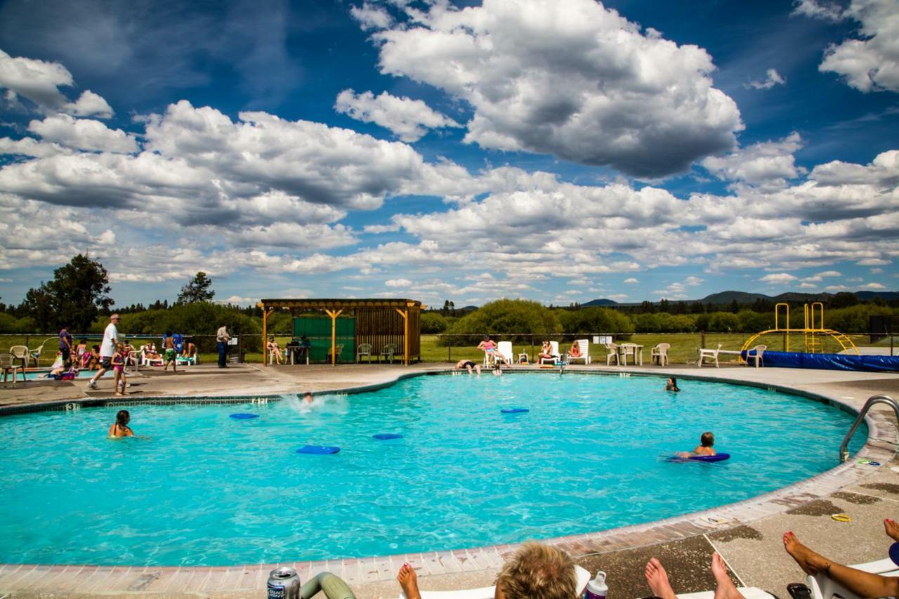 Bend-Sunriver Camping Resort Studio Cabin 6 エクステリア 写真
